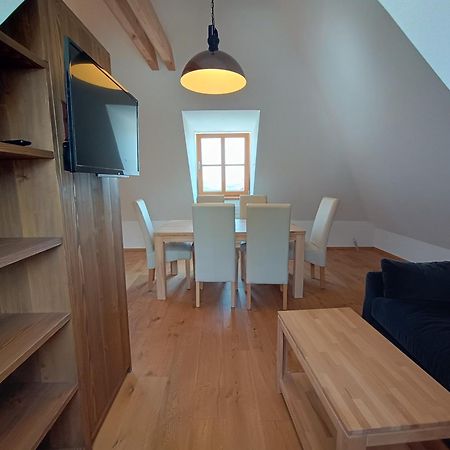 Apartmany Maly Mnich Mníšek pod Brdy Bagian luar foto