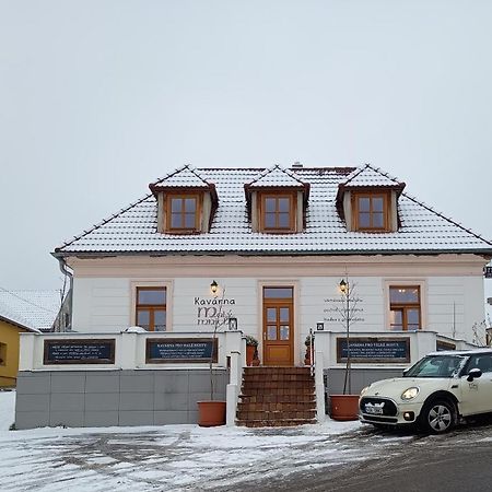Apartmany Maly Mnich Mníšek pod Brdy Bagian luar foto
