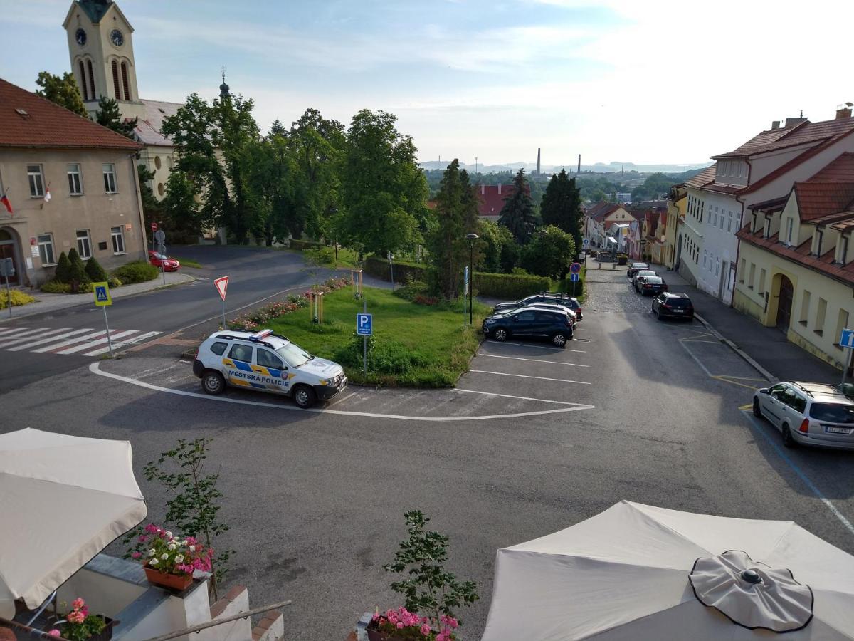 Apartmany Maly Mnich Mníšek pod Brdy Bagian luar foto