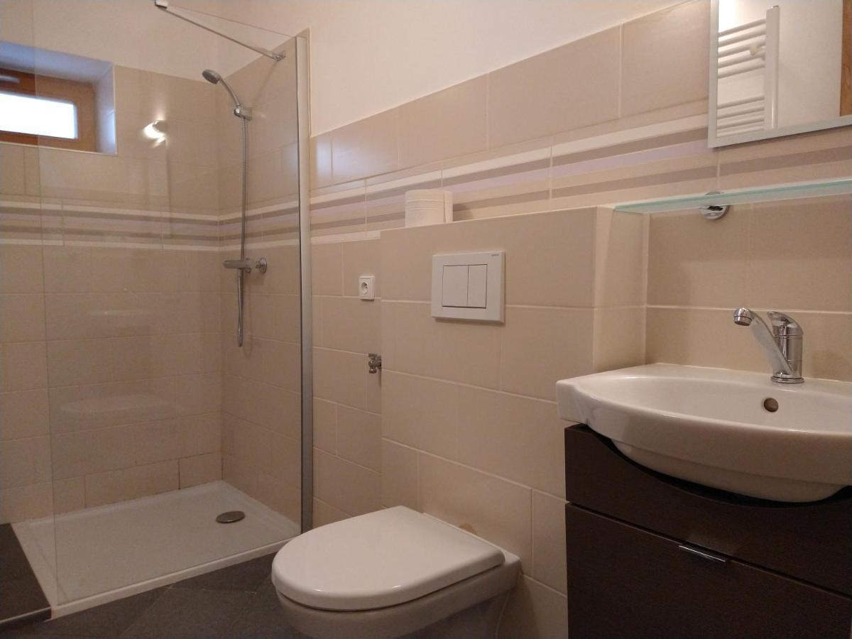 Apartmany Maly Mnich Mníšek pod Brdy Bagian luar foto