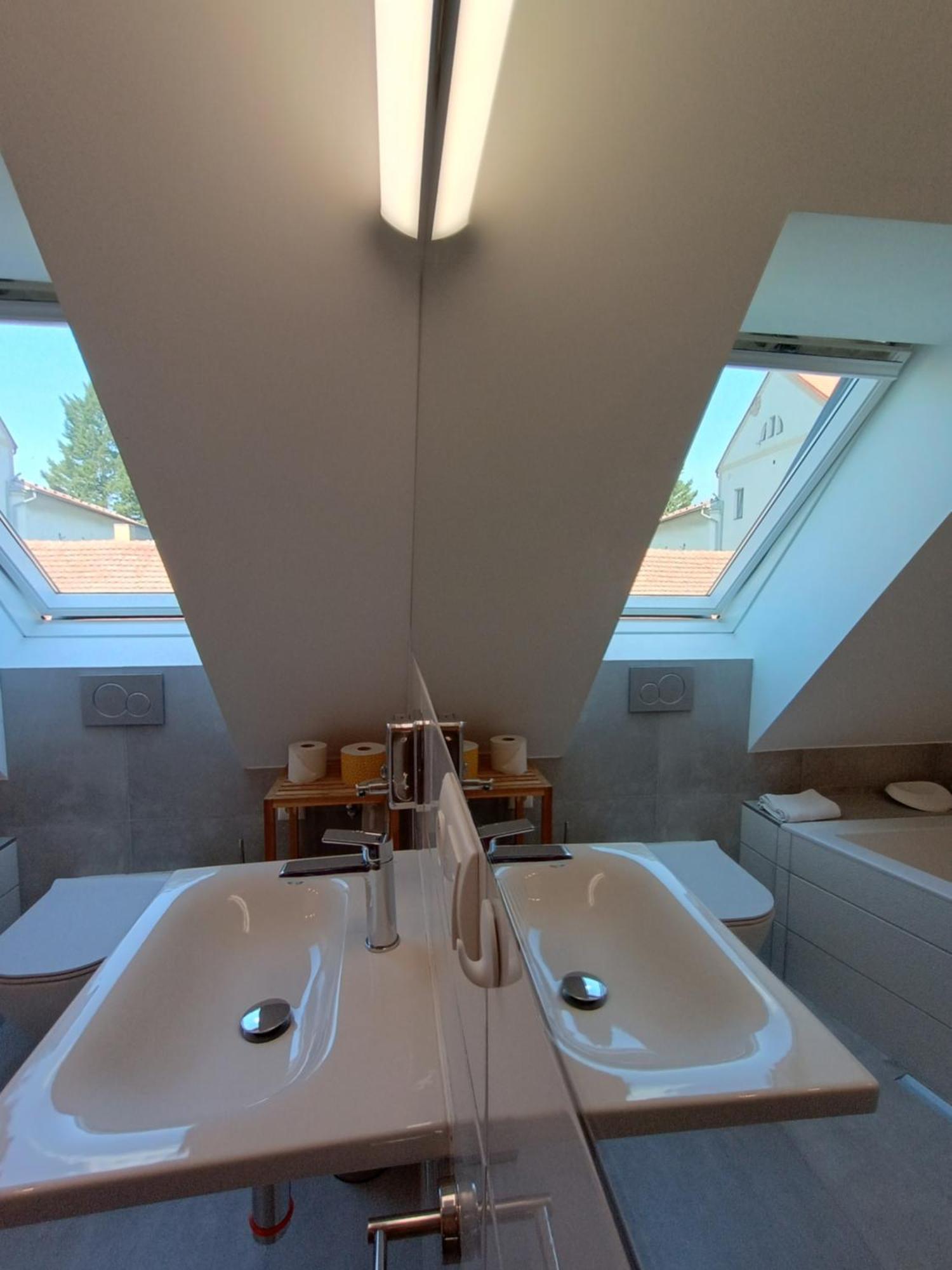 Apartmany Maly Mnich Mníšek pod Brdy Bagian luar foto