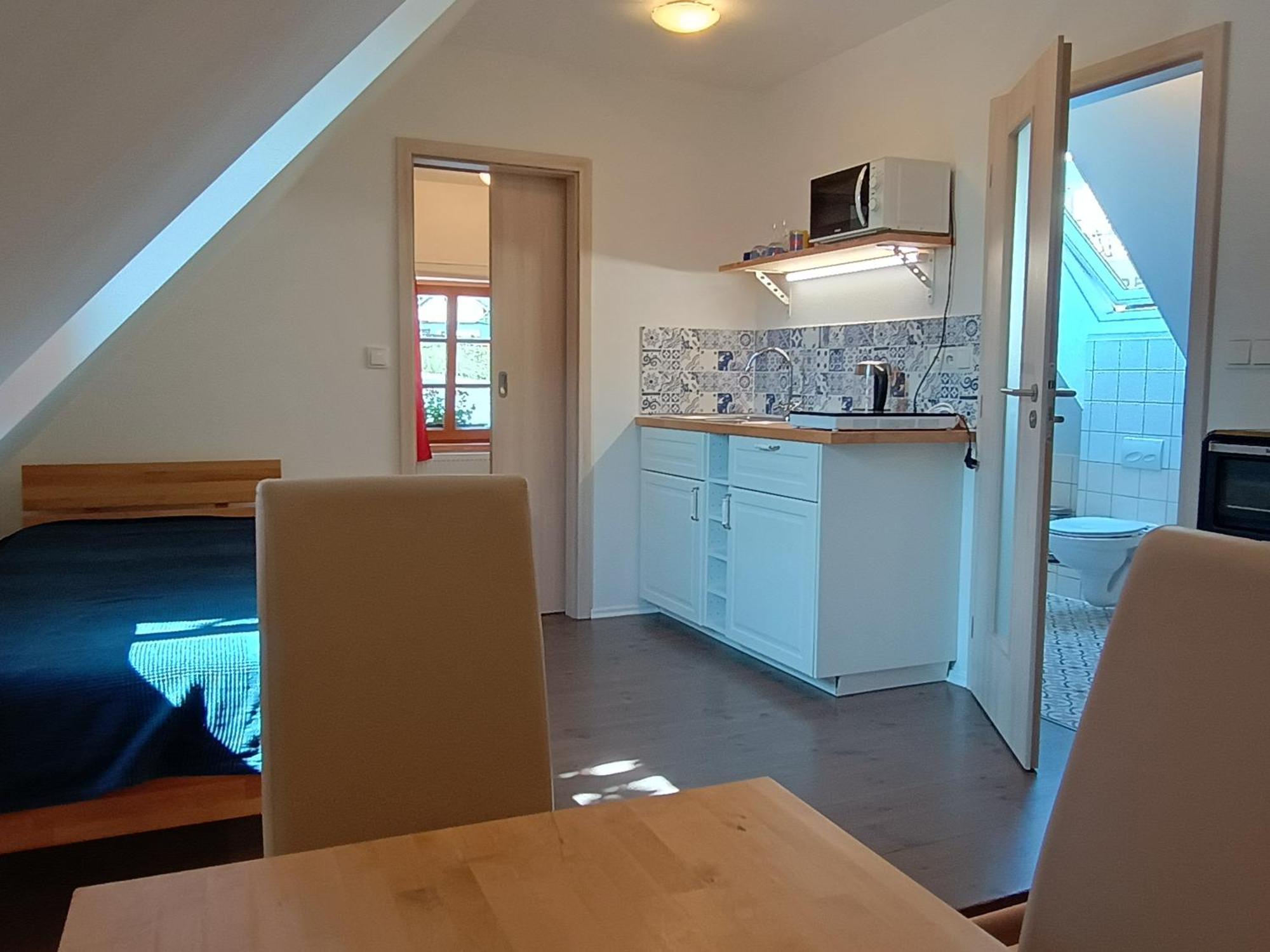 Apartmany Maly Mnich Mníšek pod Brdy Bagian luar foto