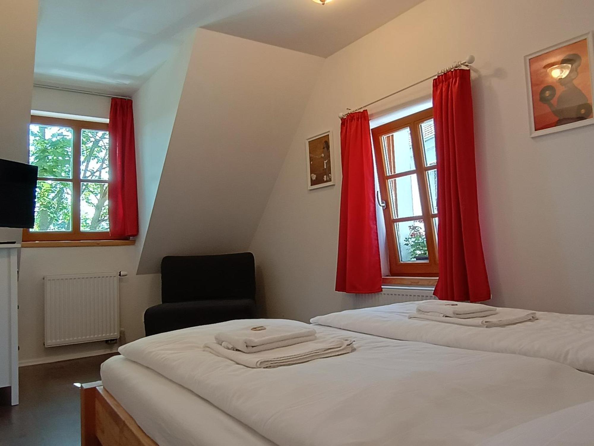 Apartmany Maly Mnich Mníšek pod Brdy Bagian luar foto