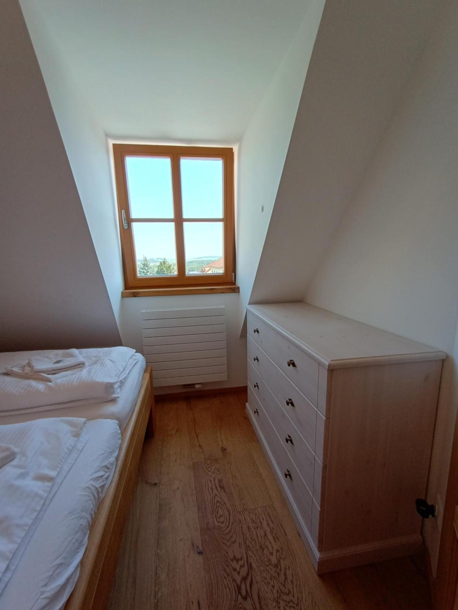 Apartmany Maly Mnich Mníšek pod Brdy Bagian luar foto