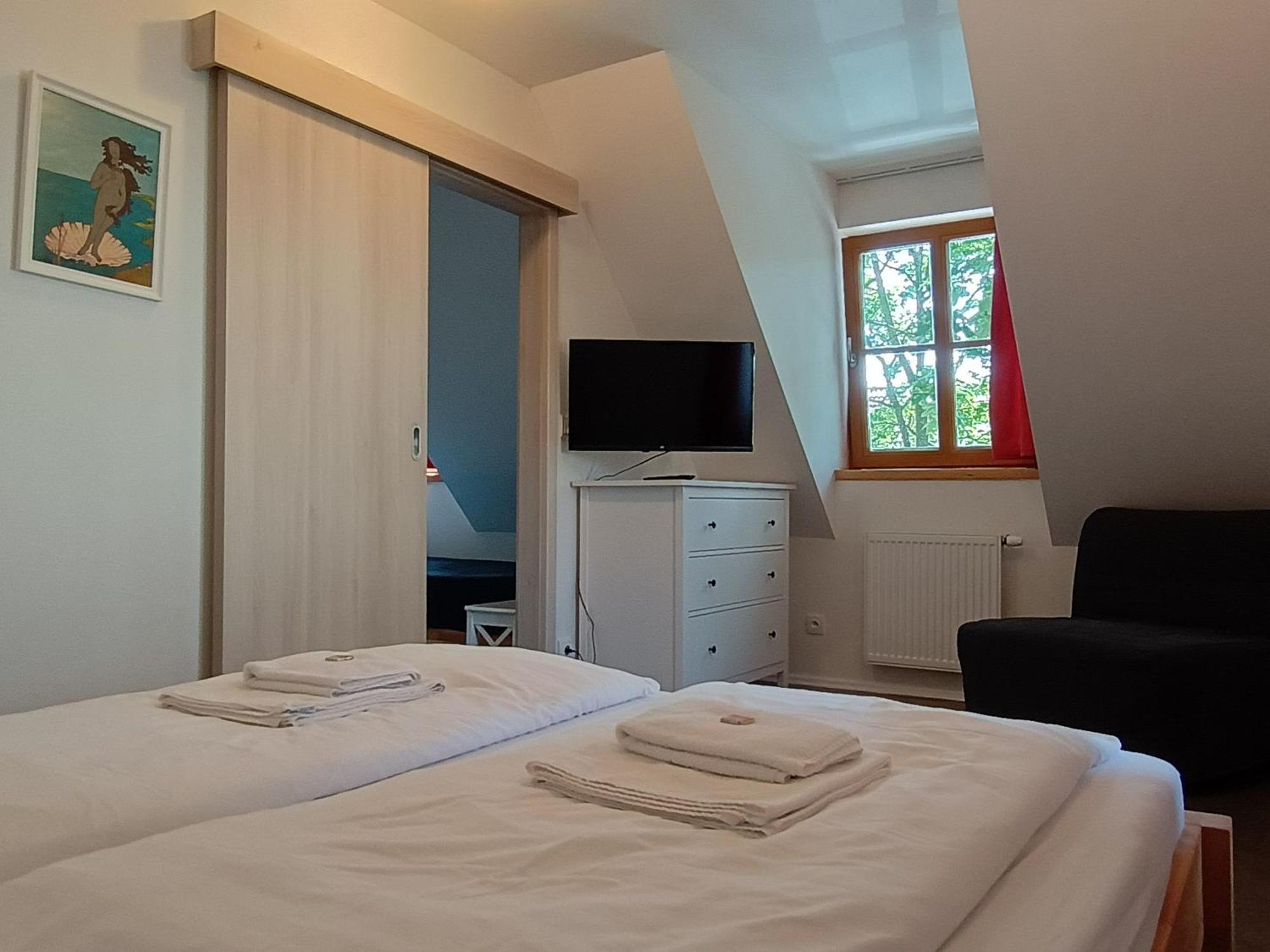 Apartmany Maly Mnich Mníšek pod Brdy Bagian luar foto