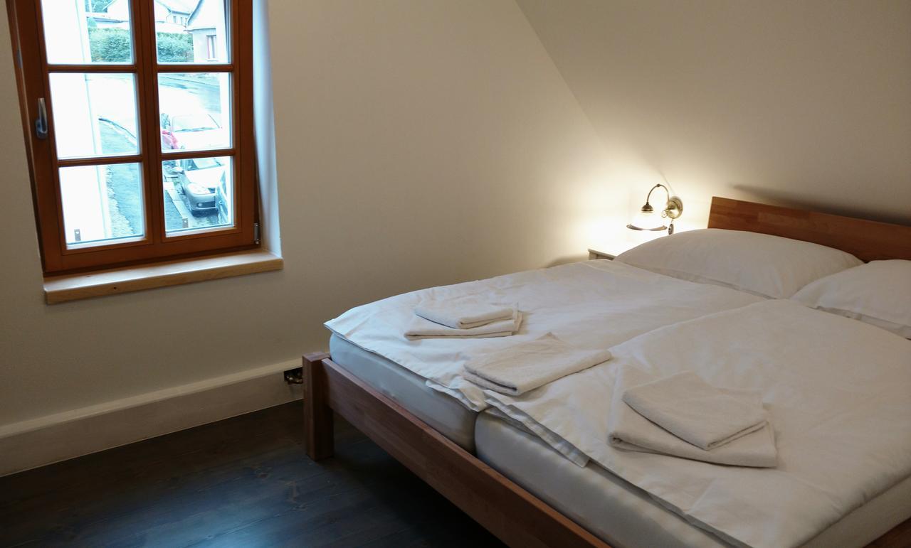Apartmany Maly Mnich Mníšek pod Brdy Bagian luar foto
