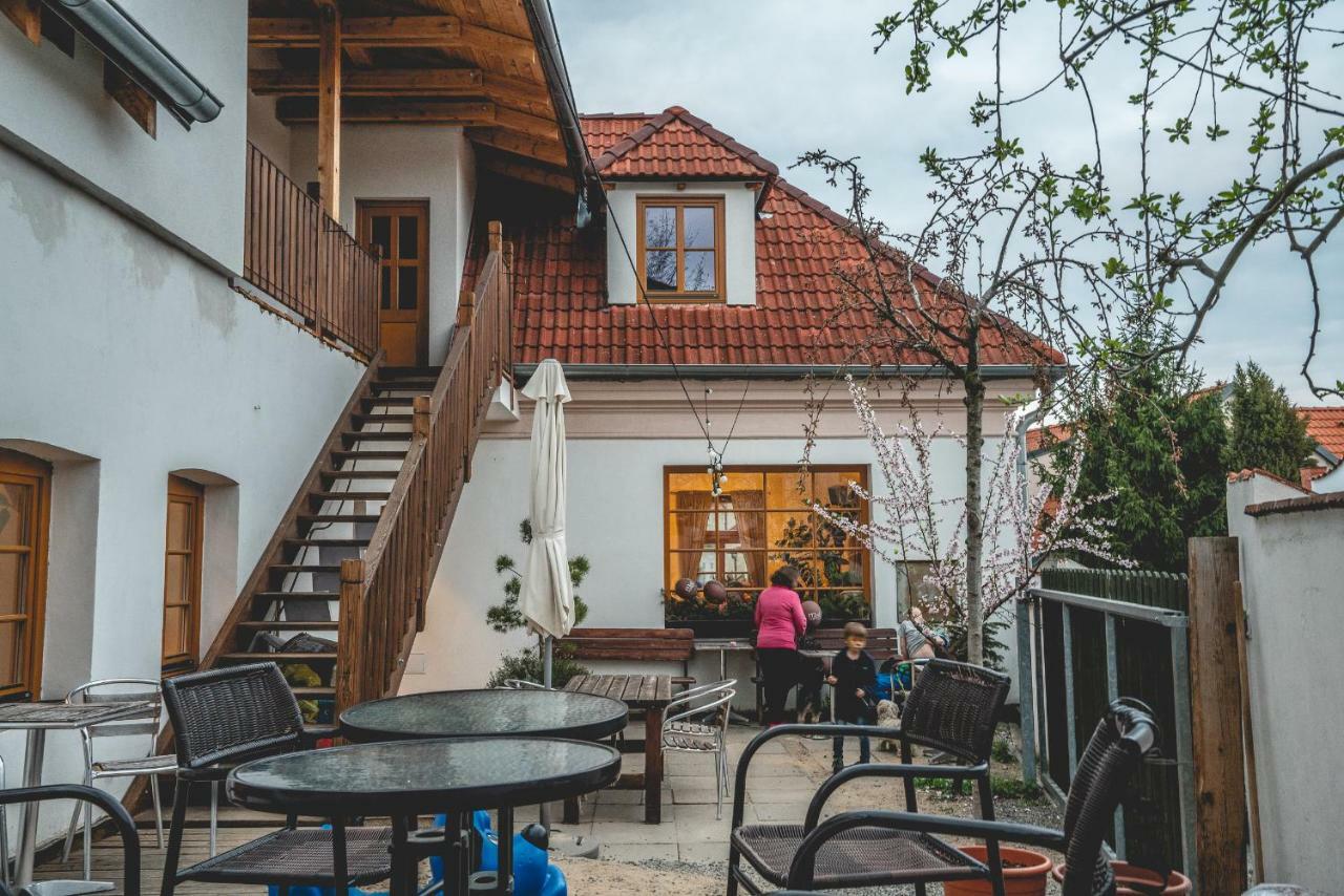 Apartmany Maly Mnich Mníšek pod Brdy Bagian luar foto