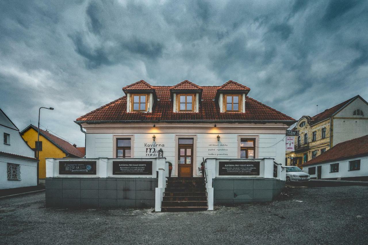 Apartmany Maly Mnich Mníšek pod Brdy Bagian luar foto